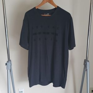 Under Armour XL Tee